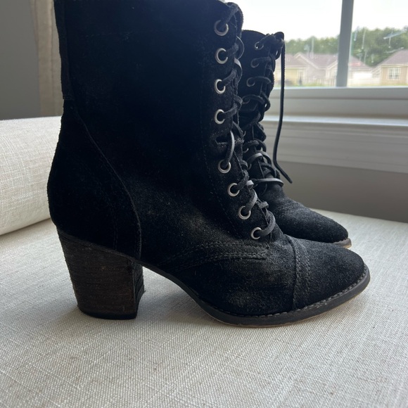 Steve Madden Gretell Lace Up Boots - Picture 2 of 5